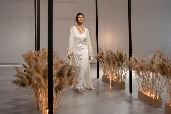 Découvrez l'élégance du peignoir en satin pour femme